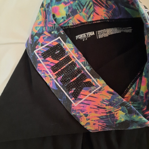 ❤️ Pink Victoria Secret capri leggings size S - Picture 3 of 3